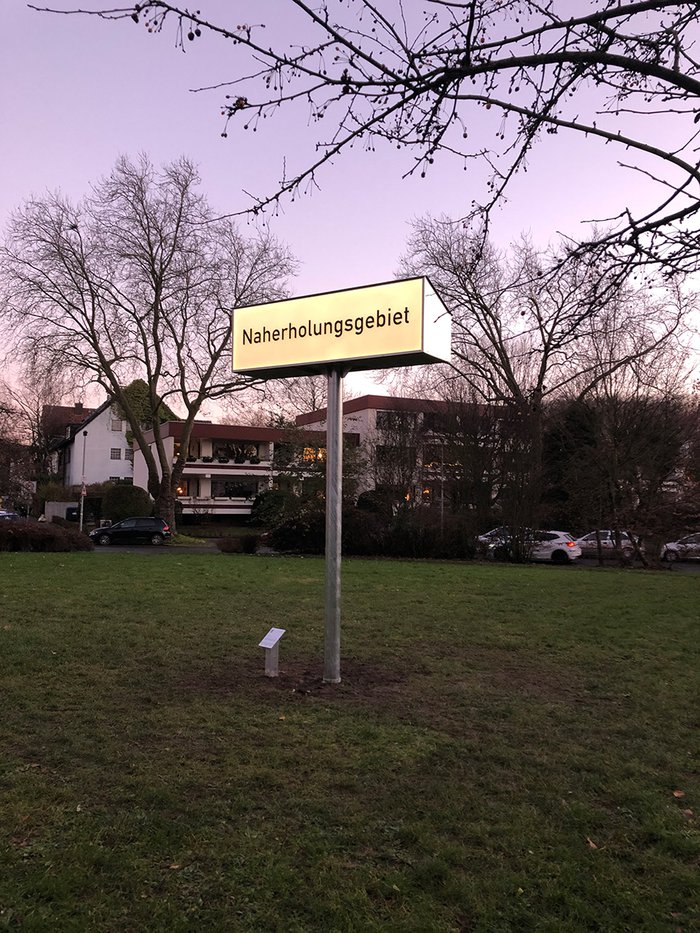 Naherholungsgebiet, 2020. Lichtinstallation, Romanusplatz 44789 Bochum.